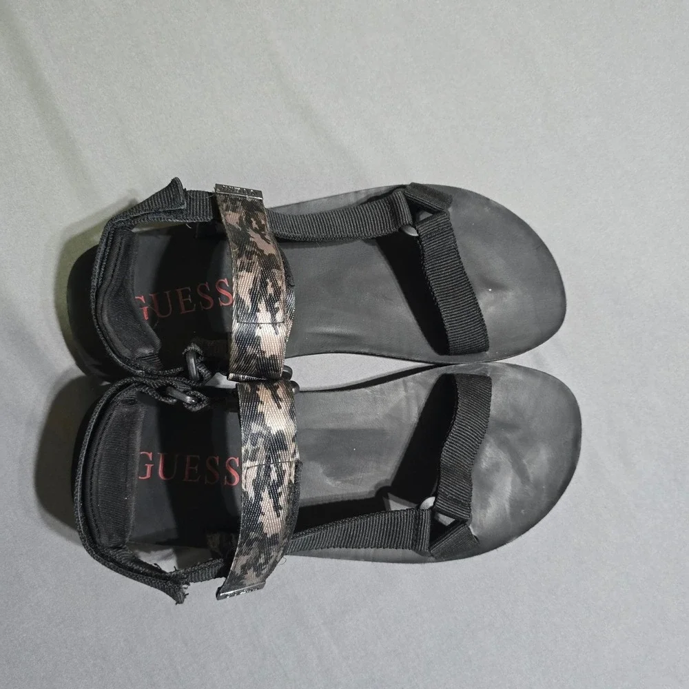 Guess Sandals Mens 11 Black Camo Strappy Sport Utility Adjustable Hiking Shoes
